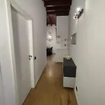 In Centro Casa Mila Lägenhet Como